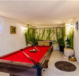 3 bedroom villa with pool, sleeps 6-8